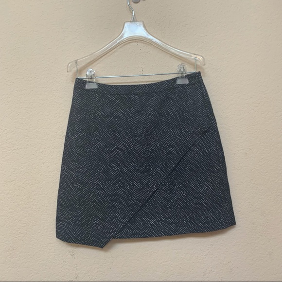 H&M Dresses & Skirts - ✅ H & M Black White Speckle Assymetrical Flap Skirt